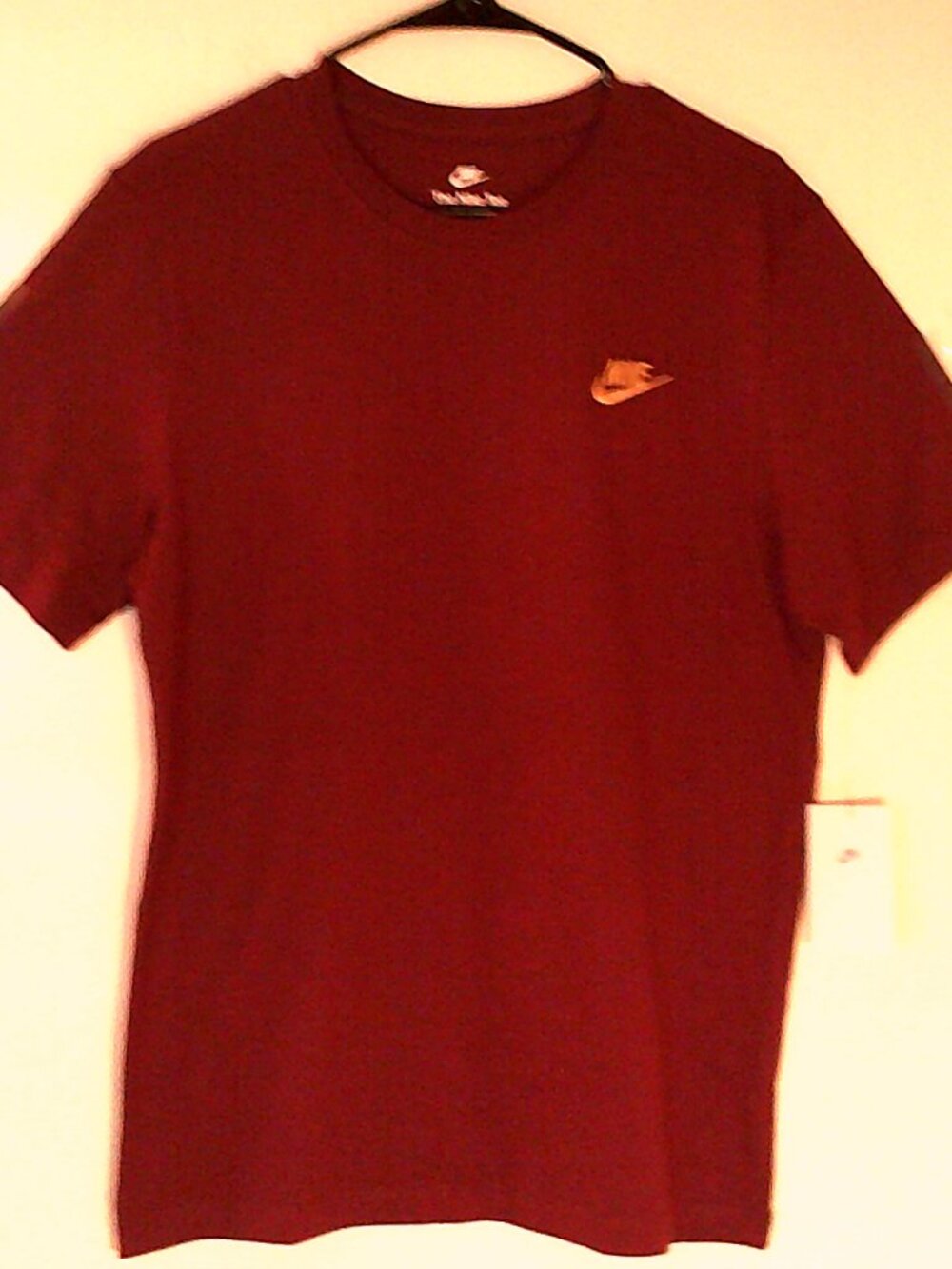 NEW NIKE SPORTSWEAR "Club Embroidered Tee" MEN'S BURGUNDY T-SHIRT MED AR4997-620